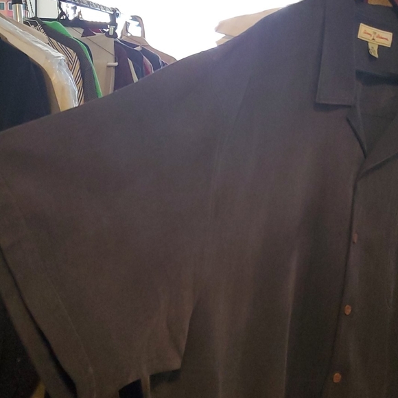 Tommy Bahama Black Silk Button Down Short Sleeve - Picture 4 of 7